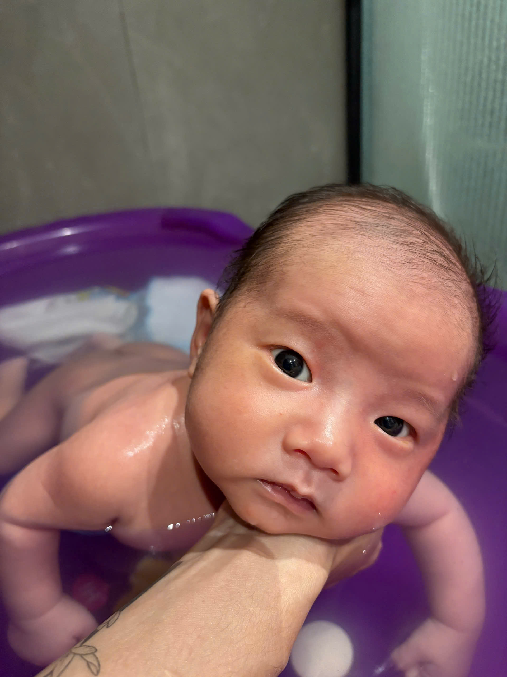 Sơ sinh được tắm đúng kỹ thuật